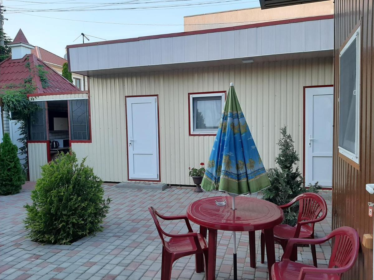 Mini Hotel Уютный Дворик Odesa Exterior foto
