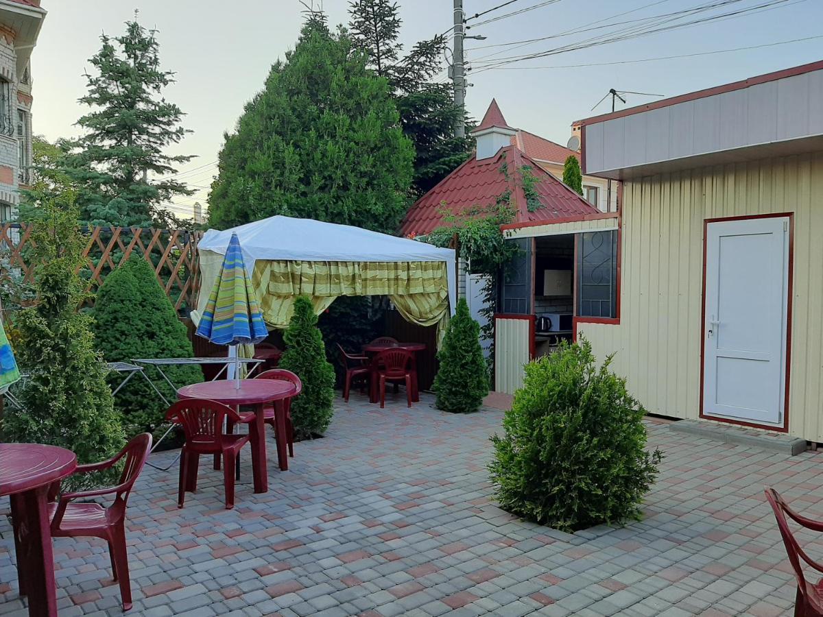 Mini Hotel Уютный Дворик Odesa Exterior foto