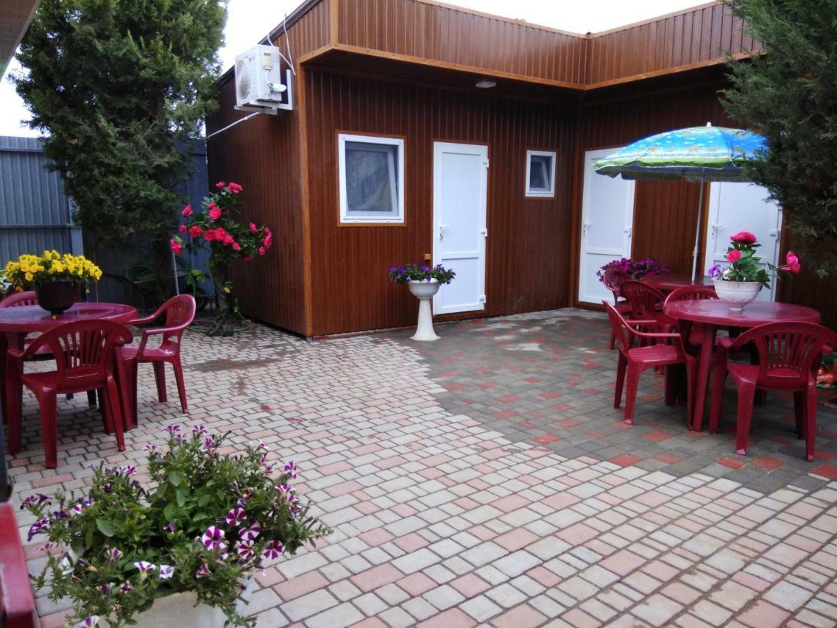 Mini Hotel Уютный Дворик Odesa Exterior foto